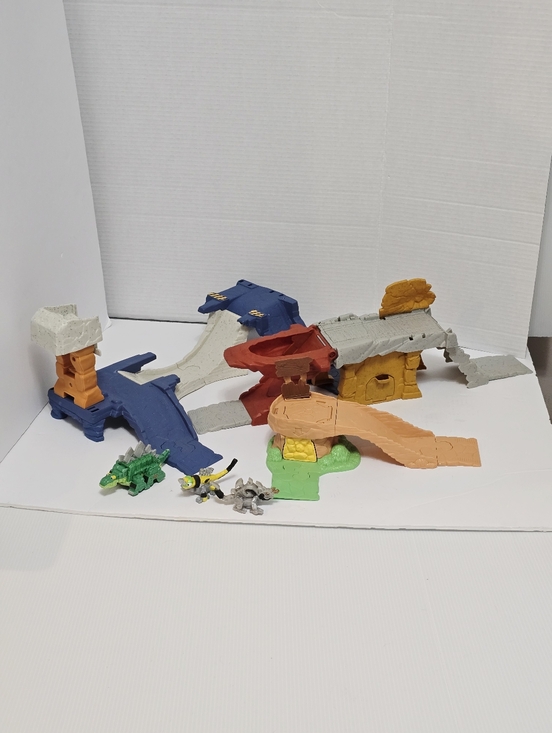 Dinotrux Toys R Us Exclusive Playset Set - Picture 4 of 16